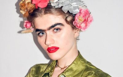 Sophia Hadjipanteli, la modelo que no depila su “uniceja” para romper estereotipos